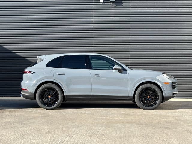 Certified 2026 Porsche Cayenne AWD/4WD image 8