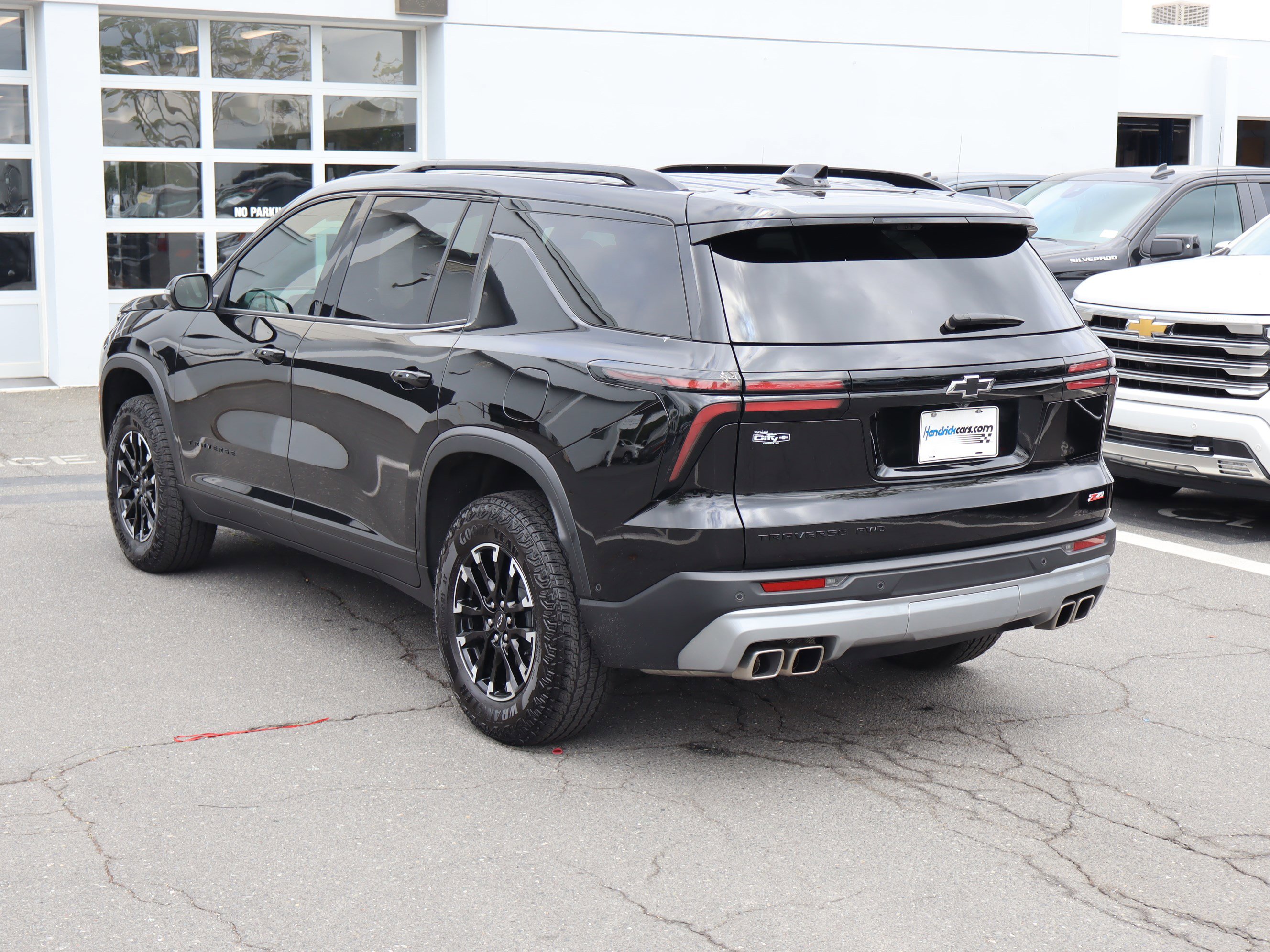 Certified 2025 Chevrolet Traverse Z71 w/ Enhanced Driving Package AWD/4WD image 8