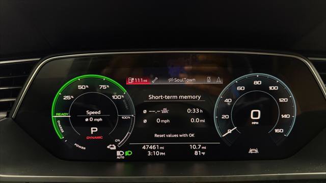Used 2022 Audi e-tron Premium AWD/4WD image 27