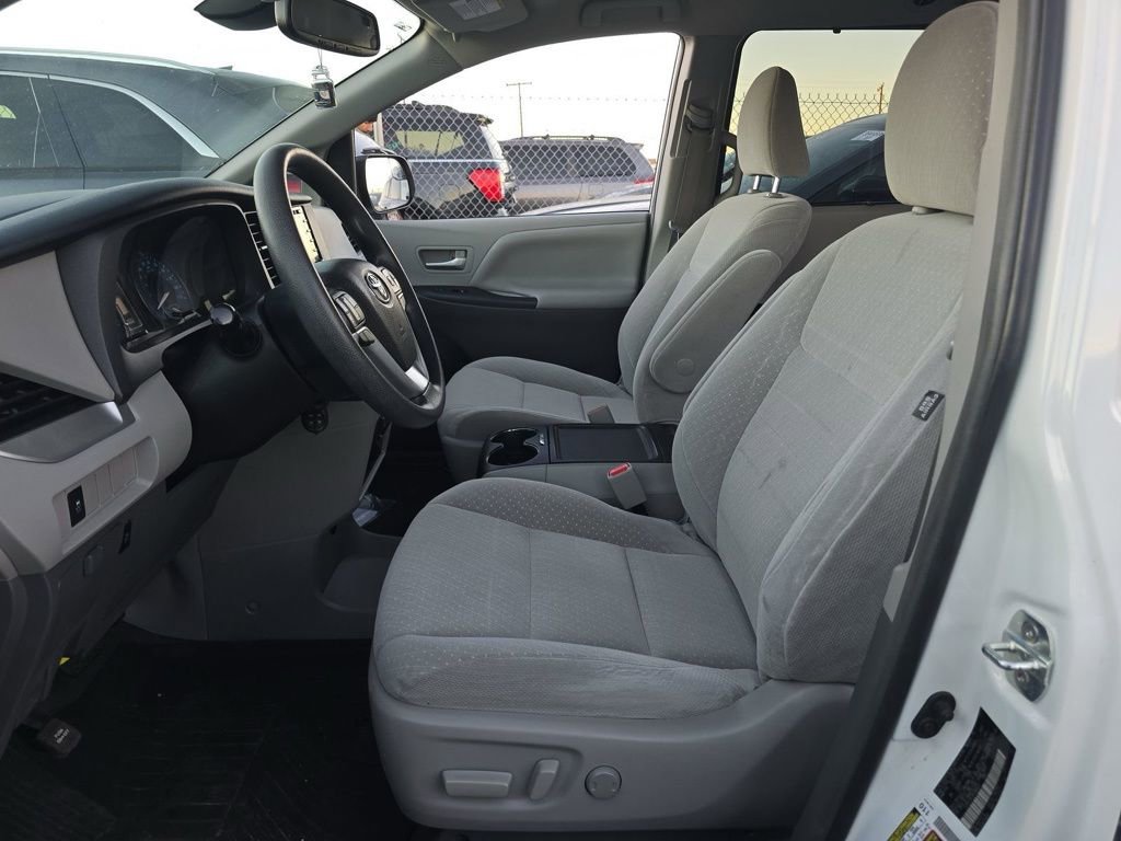 Used 2019 Toyota Sienna LE image 13