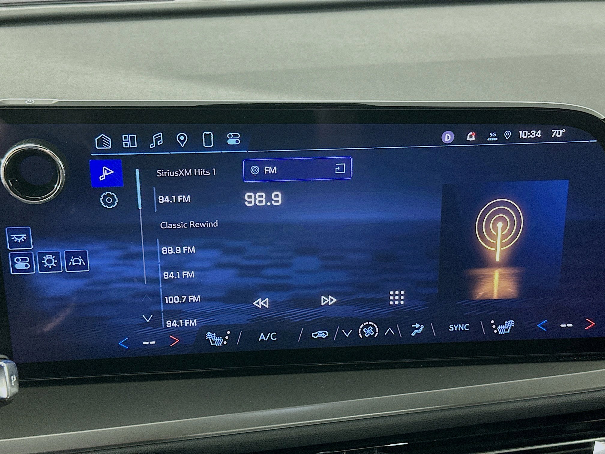 Used 2025 Chevrolet Traverse LT image 21