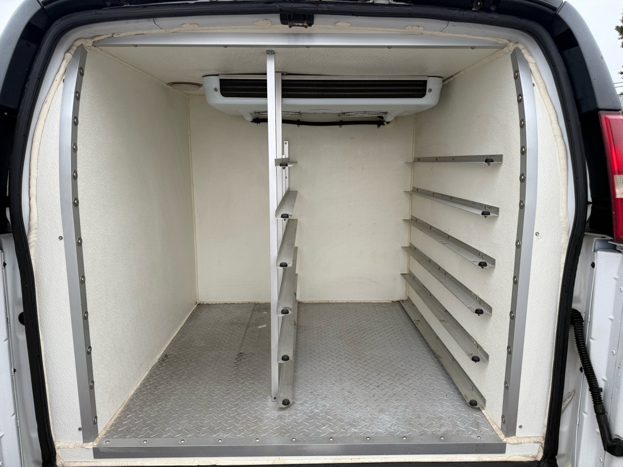 Used 2015 Chevrolet Express 2500 image 7