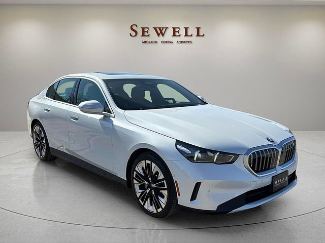 Certified 2025 BMW 530i xDrive w/ Premium Package AWD/4WD image 7