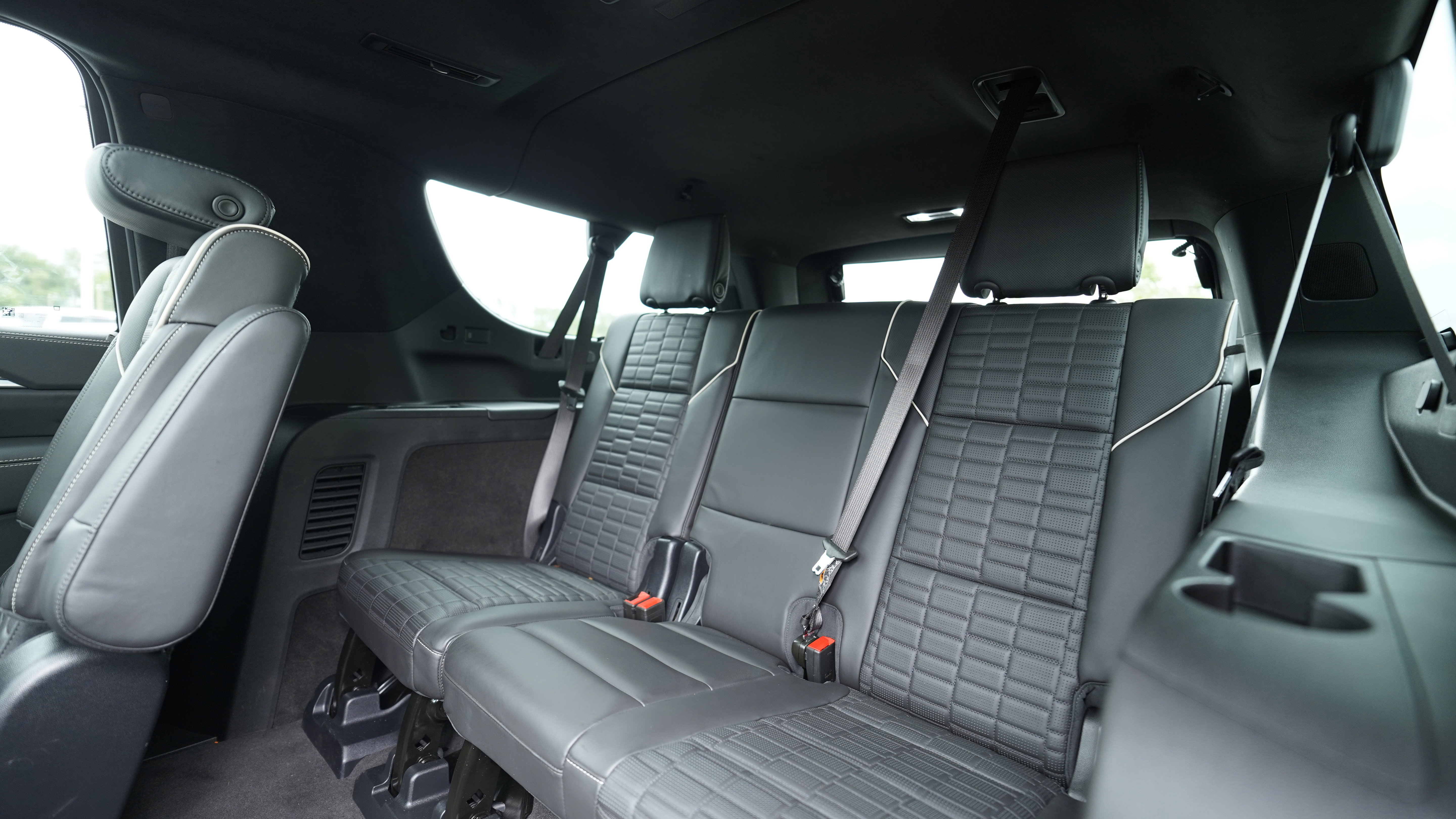 Used 2025 Cadillac Escalade ESV V AWD/4WD image 25