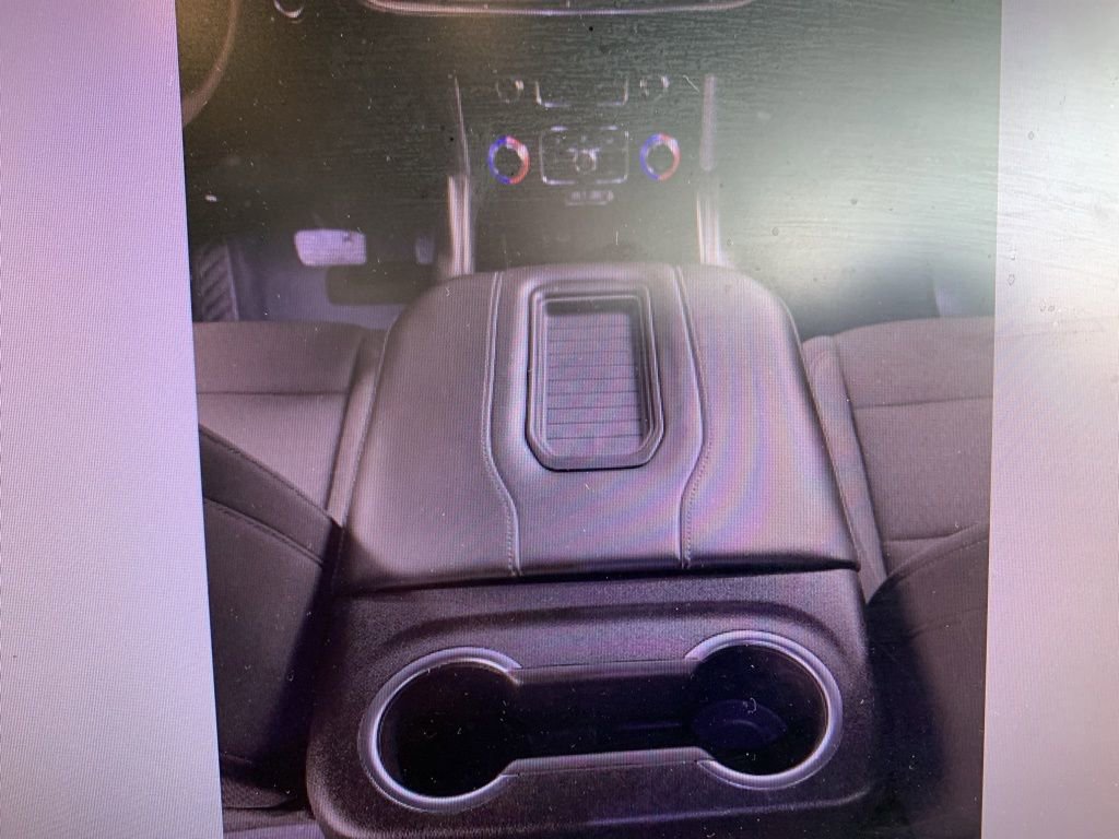 Used 2023 GMC Yukon SLE image 8