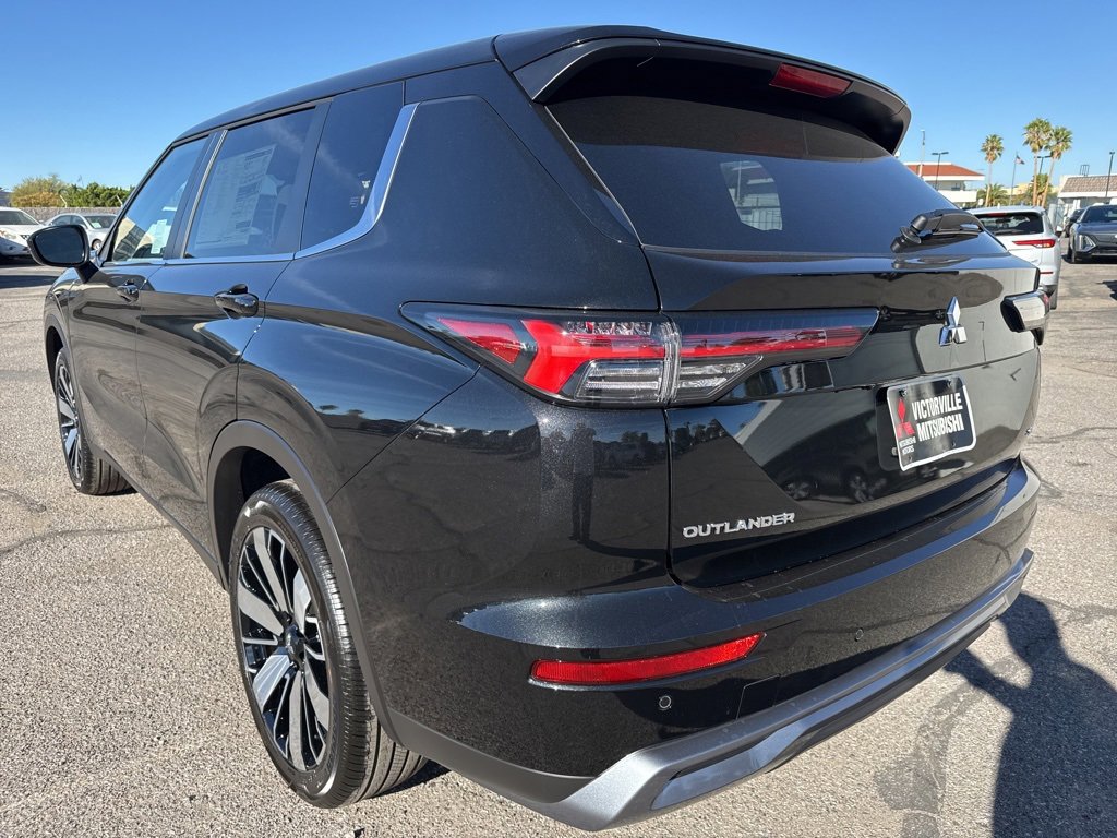 New 2025 Mitsubishi Outlander SE image 5