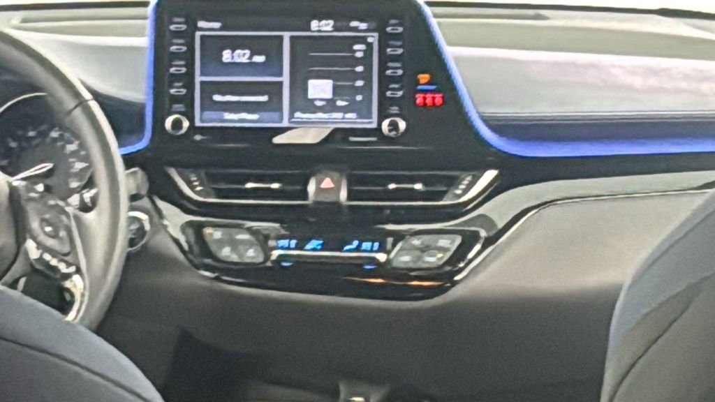 Used 2020 Toyota C-HR XLE image 16