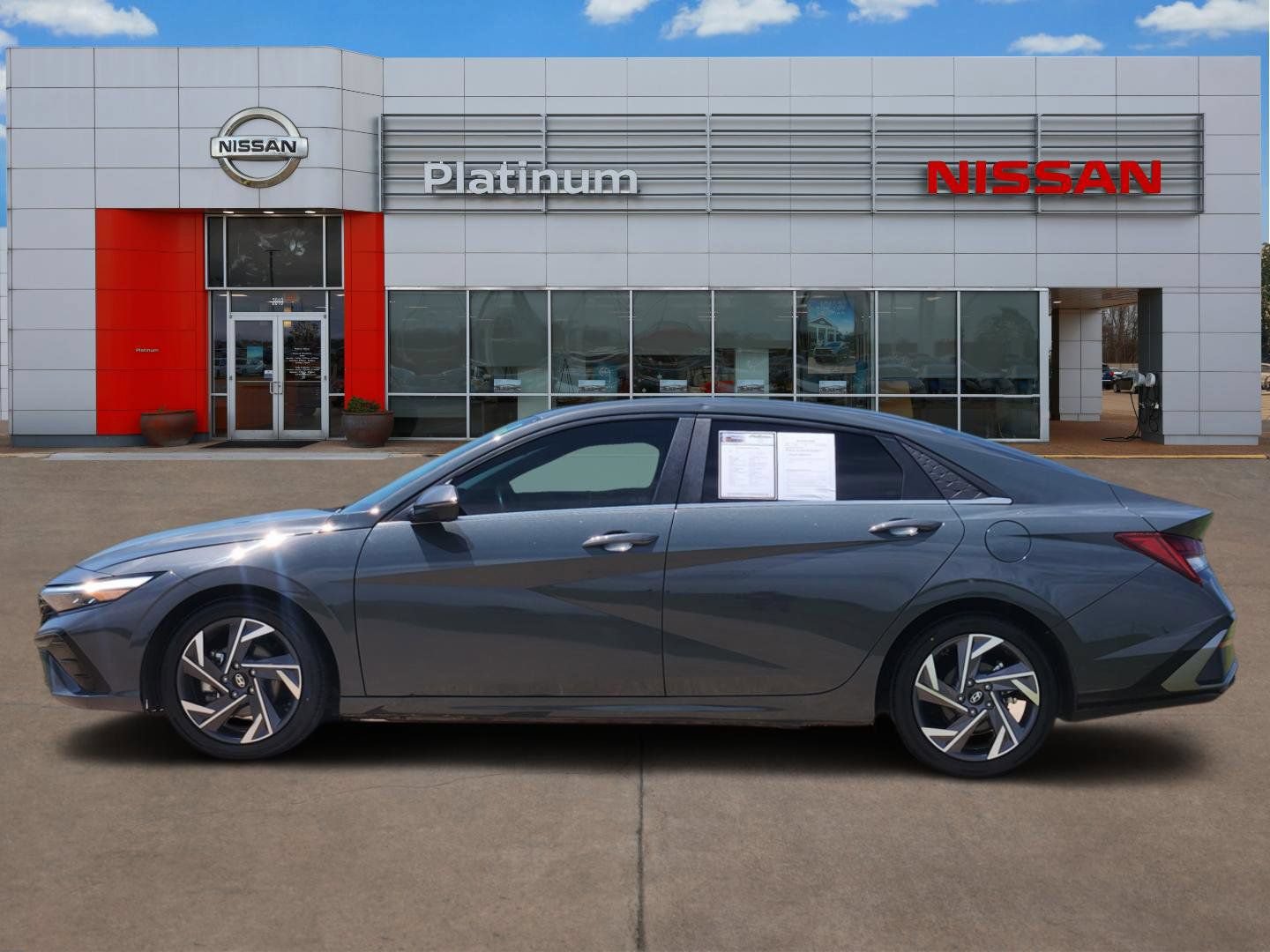 Used 2024 Hyundai Elantra Limited FWD image 3