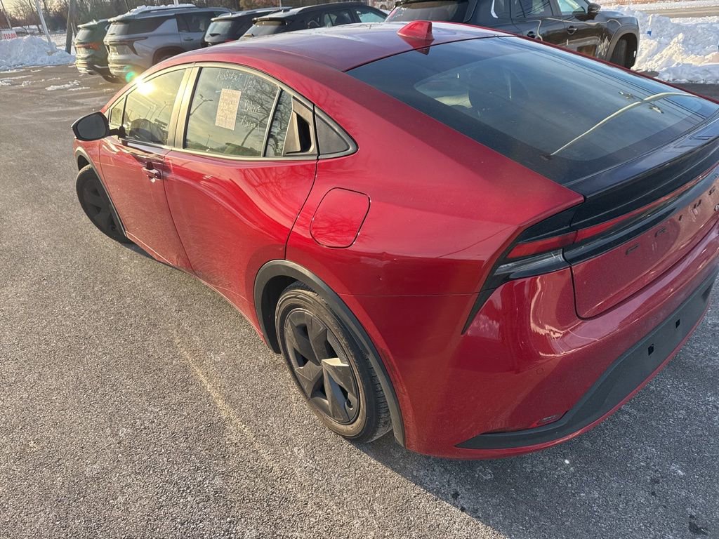 Used 2024 Toyota Prius LE image 5