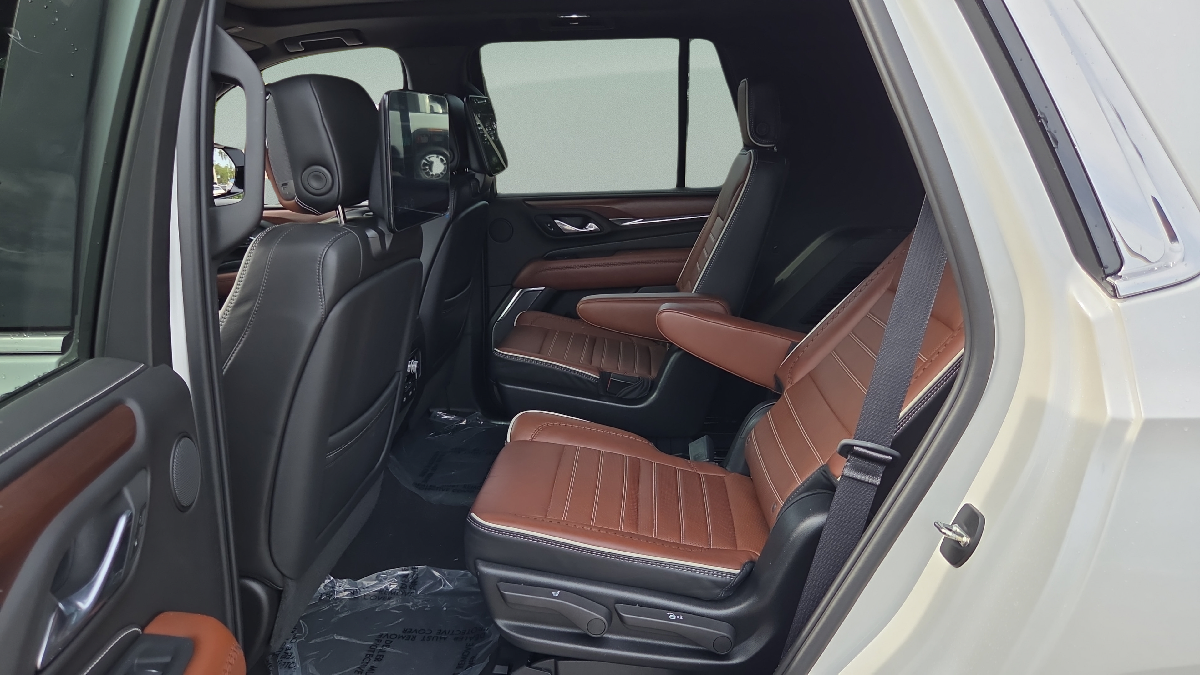 Certified 2023 GMC Yukon Denali Ultimate AWD/4WD image 10