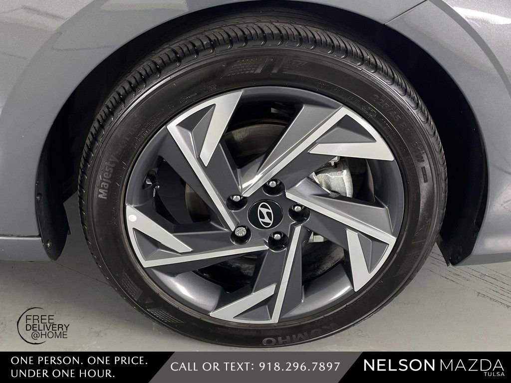 Used 2025 Hyundai Elantra Sport FWD image 14