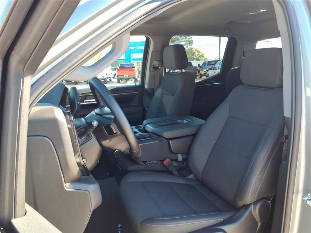 Used 2025 Chevrolet Silverado 1500 LT image 9