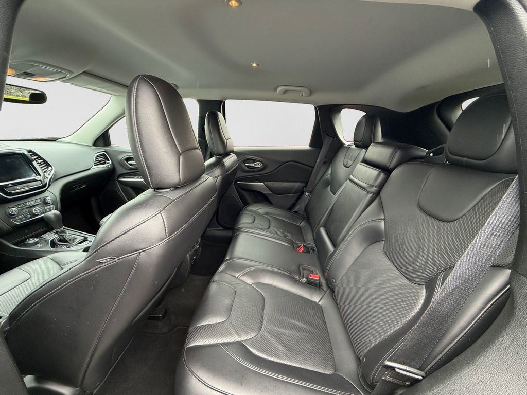 Used 2019 Jeep Cherokee Limited AWD/4WD image 21