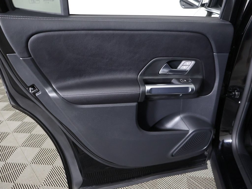 Used 2023 Mercedes-Benz GLB 250 4MATIC image 27
