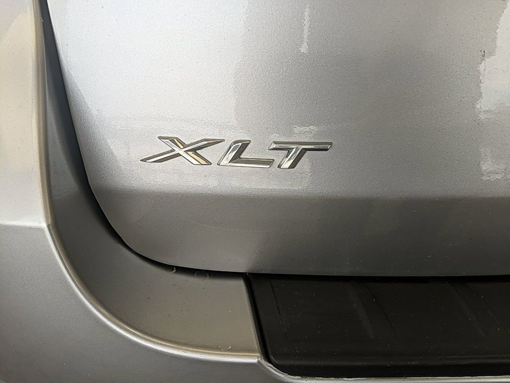 Used 2020 Ford Explorer XLT w/ Comfort Package image 8