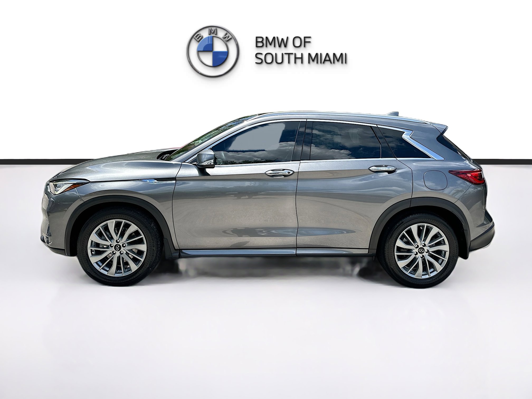 Used 2023 INFINITI QX50 Luxe w/ Cargo Package FWD image 4