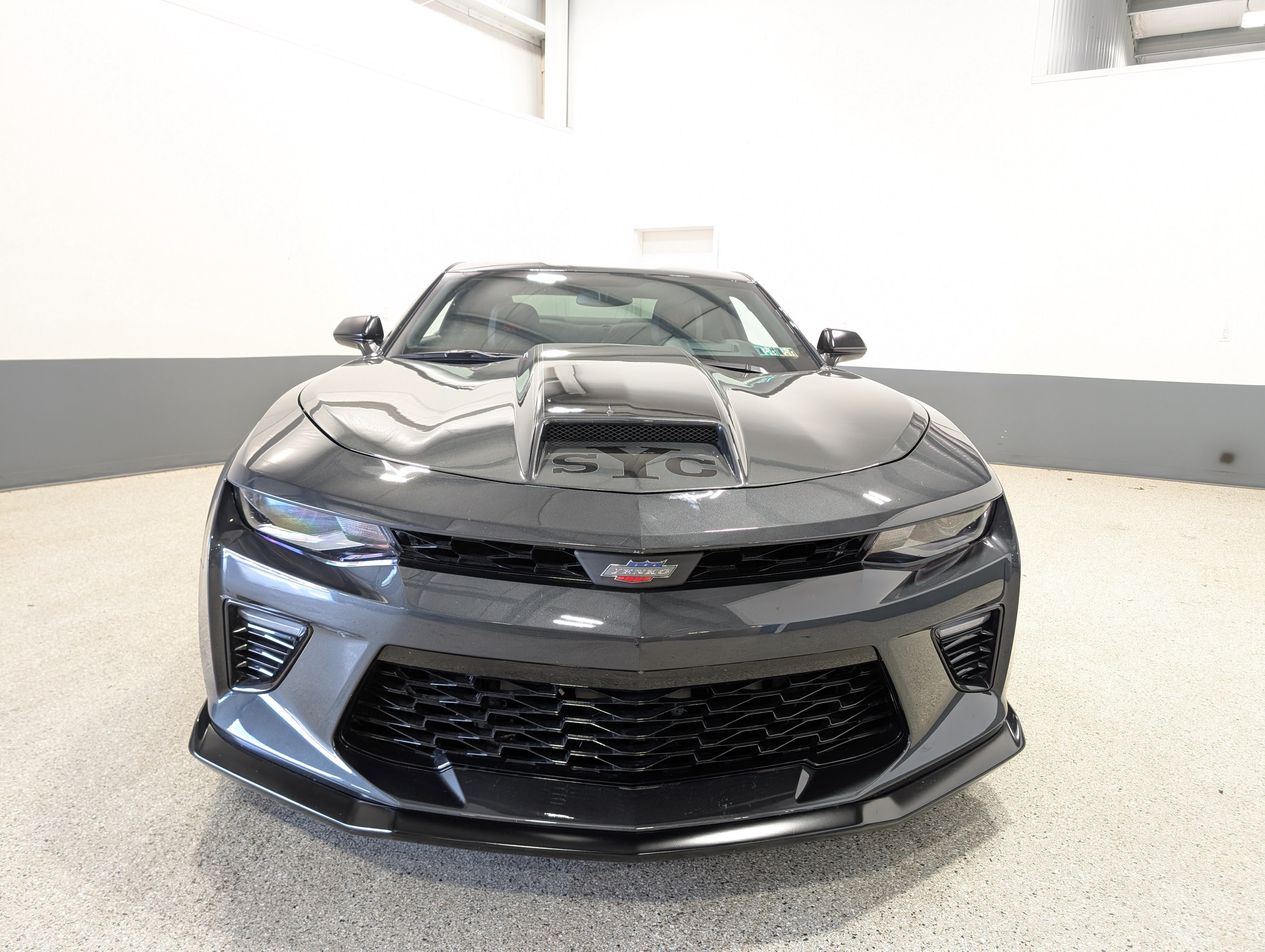 Used 2018 Chevrolet Camaro SS RWD image 8