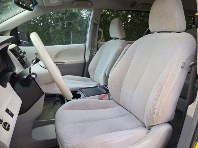 Used 2014 Toyota Sienna LE FWD image 14