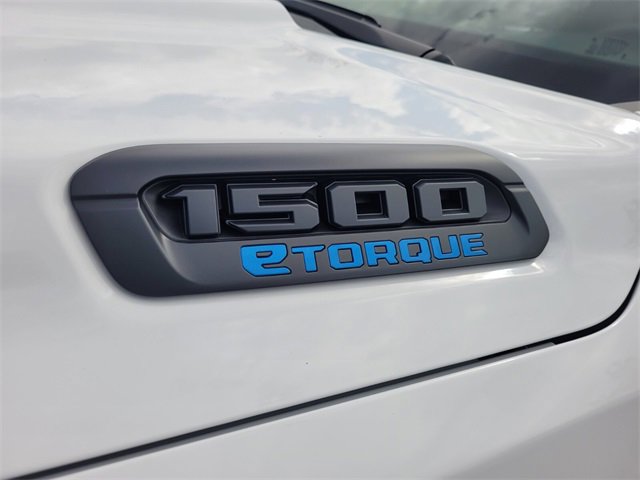 New 2026 RAM 1500 4x4 Crew Cab image 3