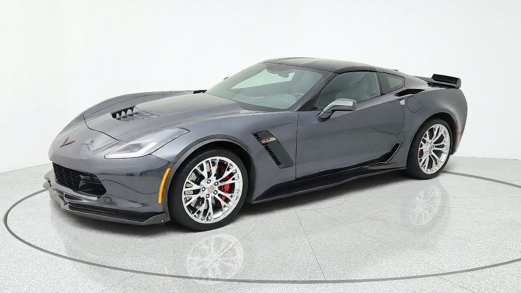 Used 2017 Chevrolet Corvette Z06 RWD image 3