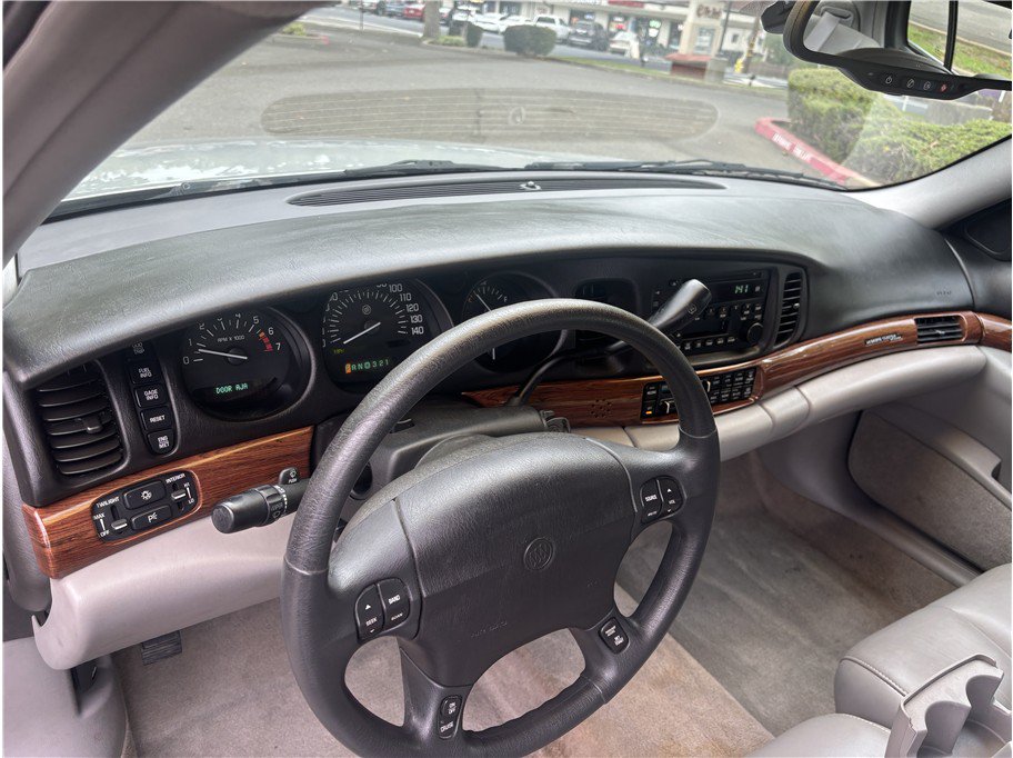 Used 2005 Buick Le Sabre Custom w/ Leather and Comfort Group FWD image 10
