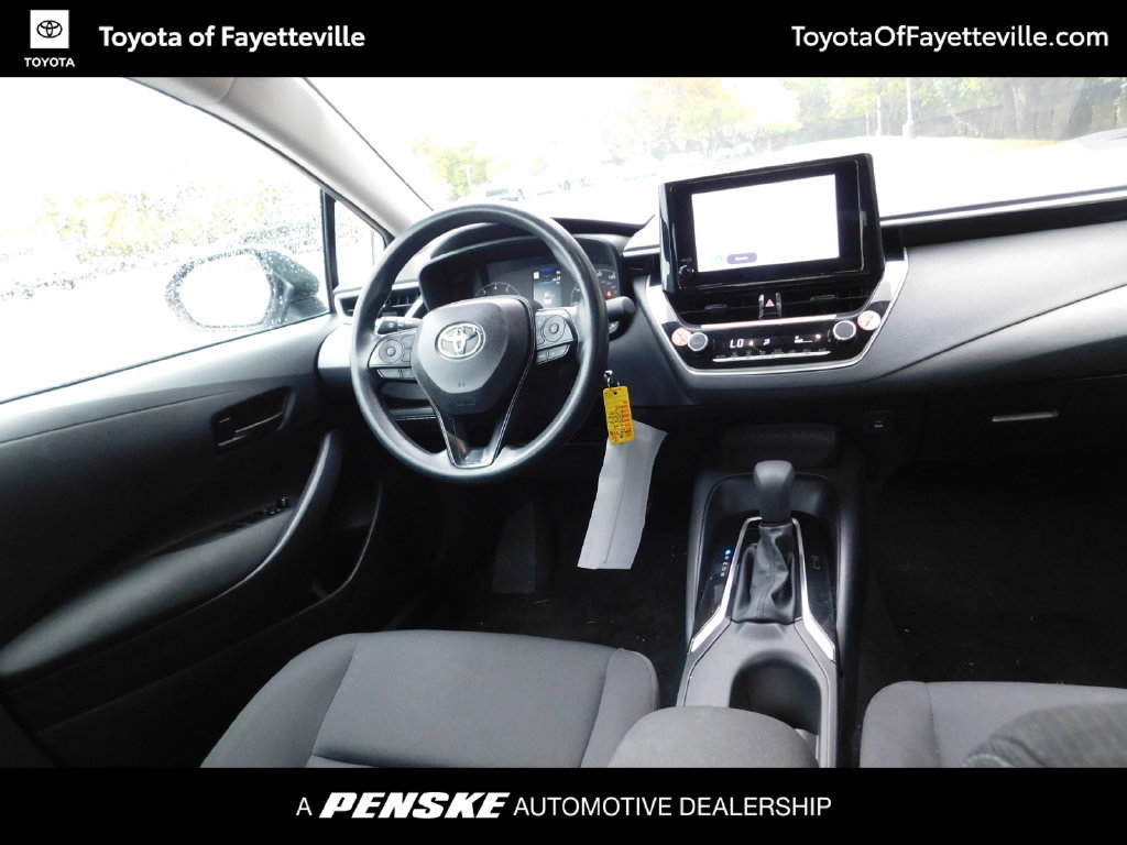 Used 2025 Toyota Corolla LE FWD image 6
