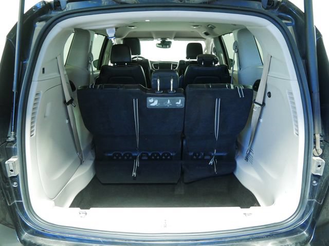 Certified 2017 Chrysler Pacifica Touring-L Plus w/ Advanced Safetytec Group FWD image 10