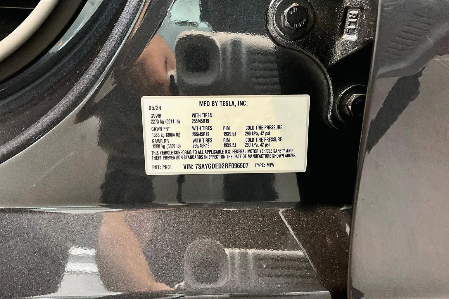 Used 2024 Tesla Model Y 2WD image 31