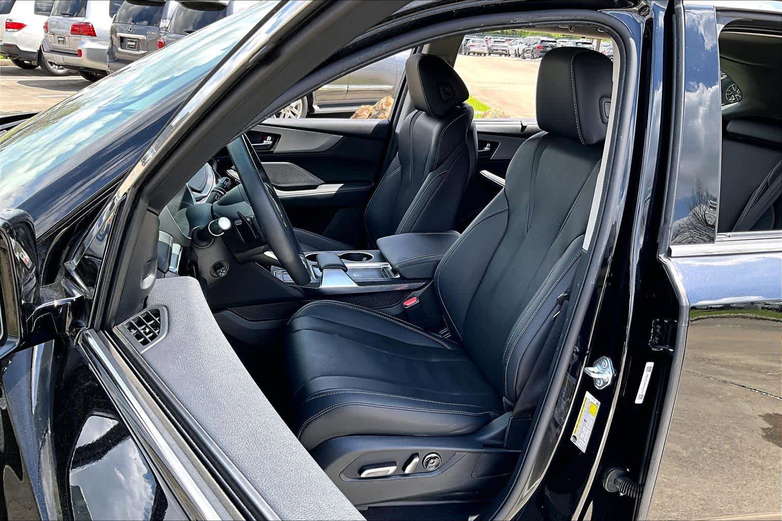 Used 2023 Acura MDX SH-AWD w/ Technology Package image 7
