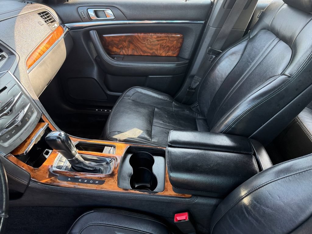 Used 2013 Lincoln MKS AWD image 12