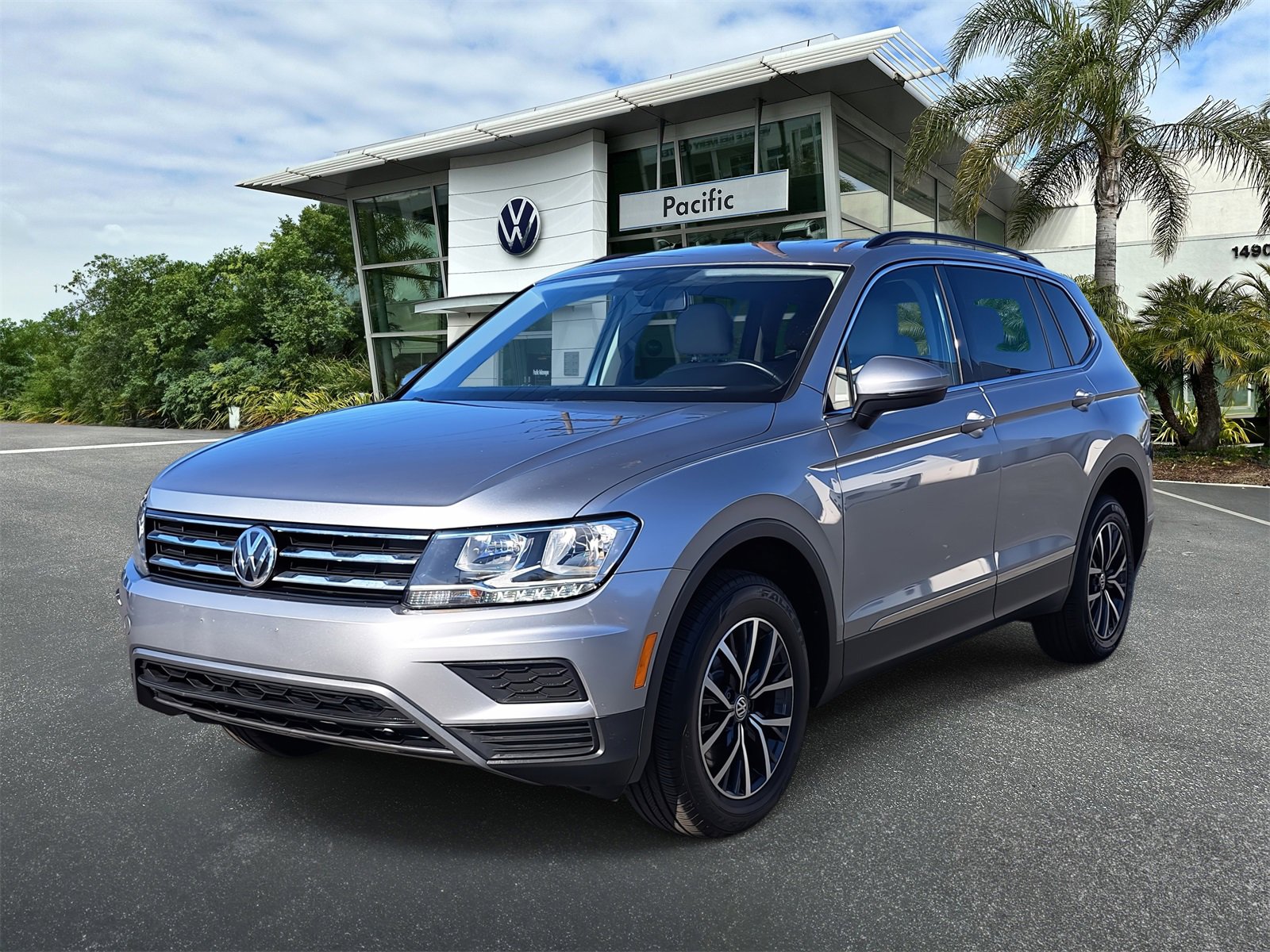 Used 2020 Volkswagen Tiguan SE