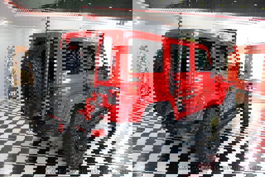 Used 2015 Jeep Wrangler Unlimited Sahara w/ Dual Top Group image 4