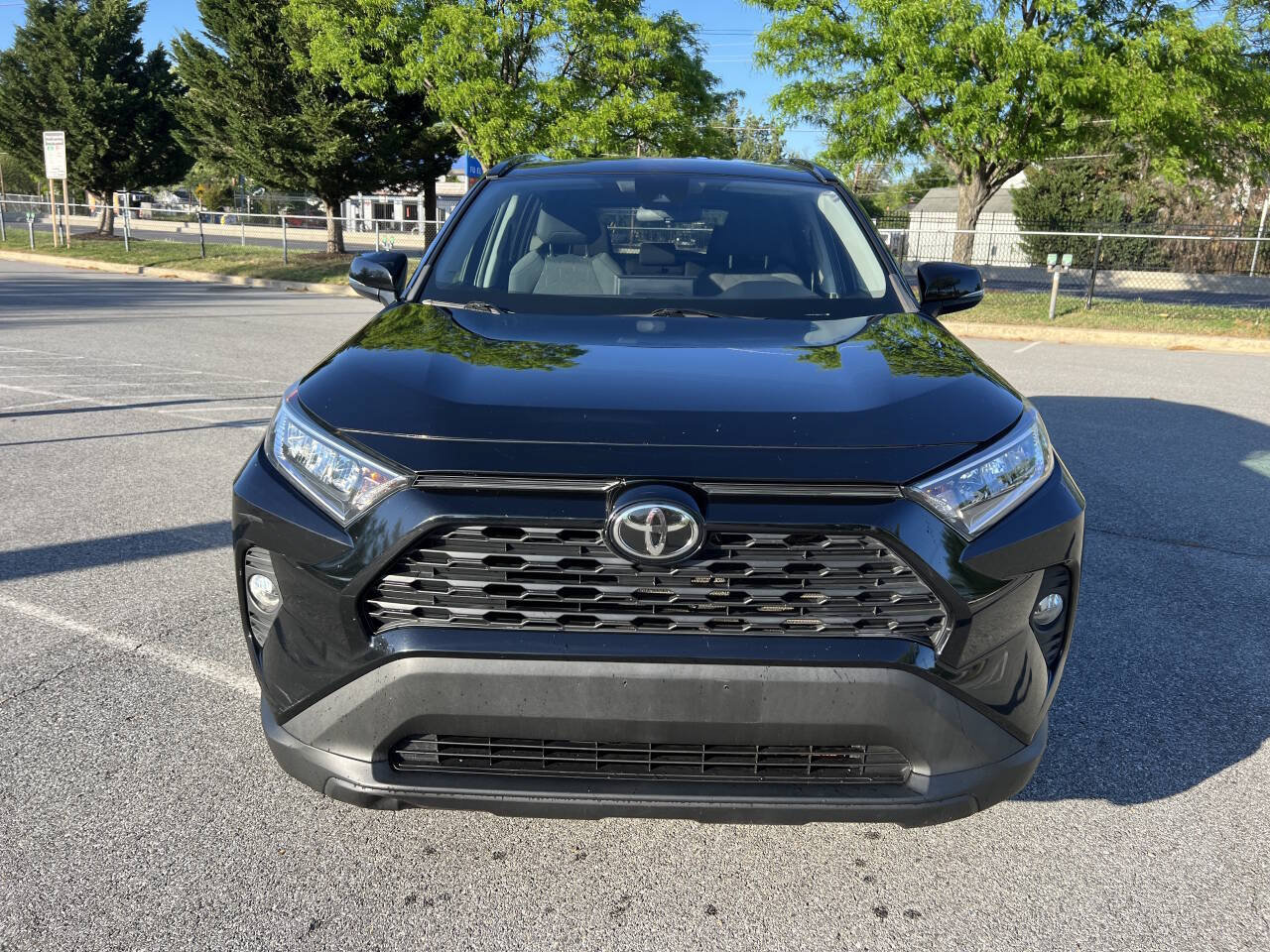 Used 2021 Toyota RAV4 XLE AWD/4WD image 3