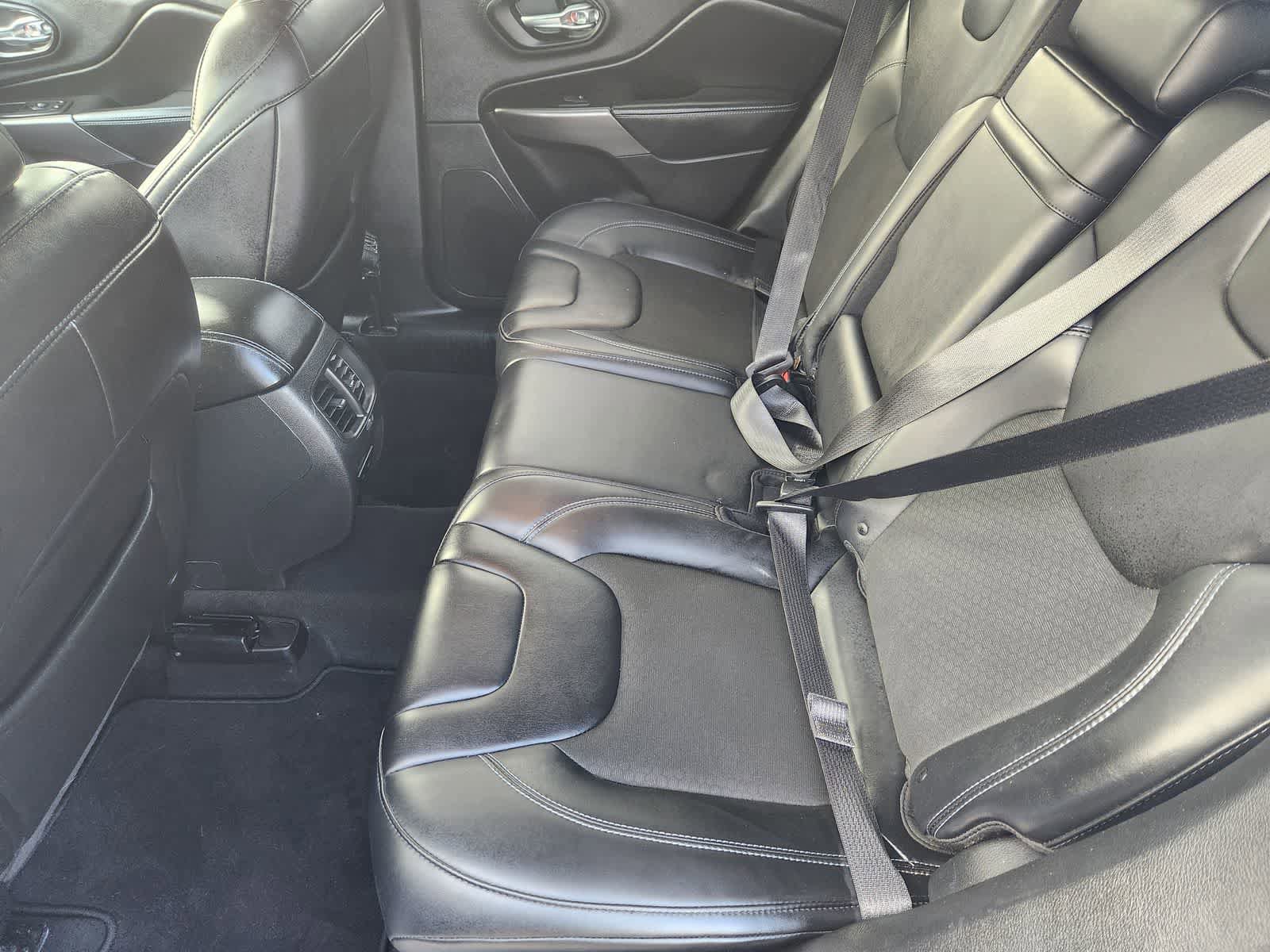Used 2019 Jeep Cherokee Latitude Plus image 28