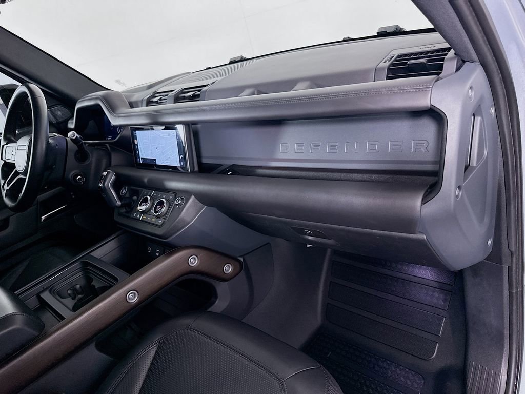 Used 2020 Land Rover Defender 110 X image 30