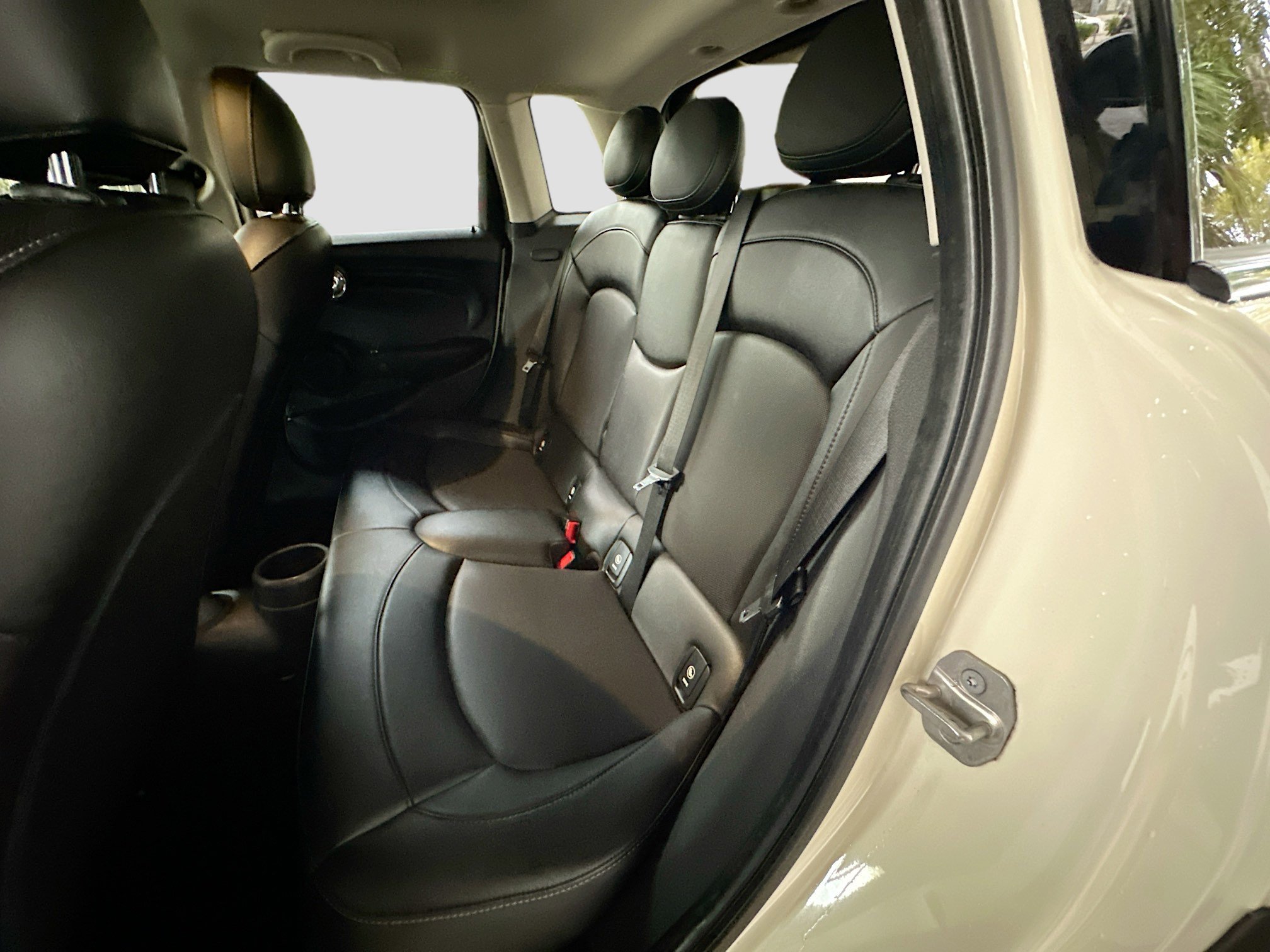 Used 2022 MINI Cooper 4-Door Hardtop image 22