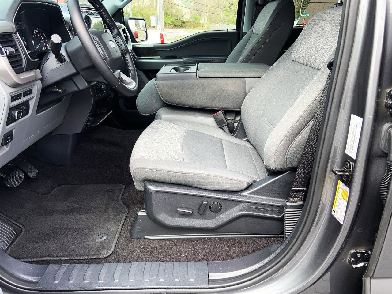 Used 2022 Ford F150 XLT w/ Equipment Group 302A High image 11