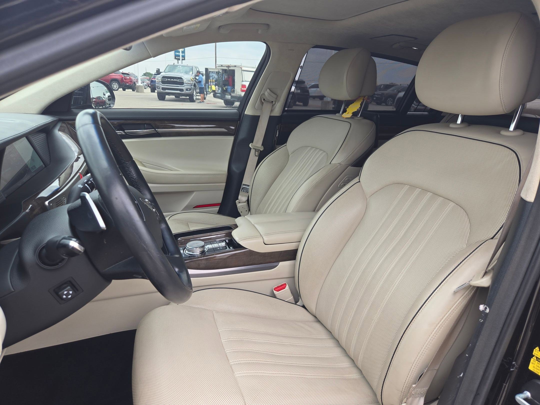 Used 2018 Genesis G90 5.0 Ultimate image 10