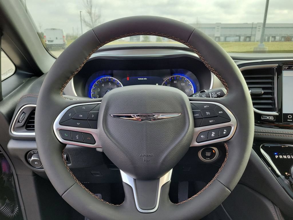 New 2026 Chrysler Pacifica Pinnacle w/ Trailer Tow Group AWD/4WD image 26