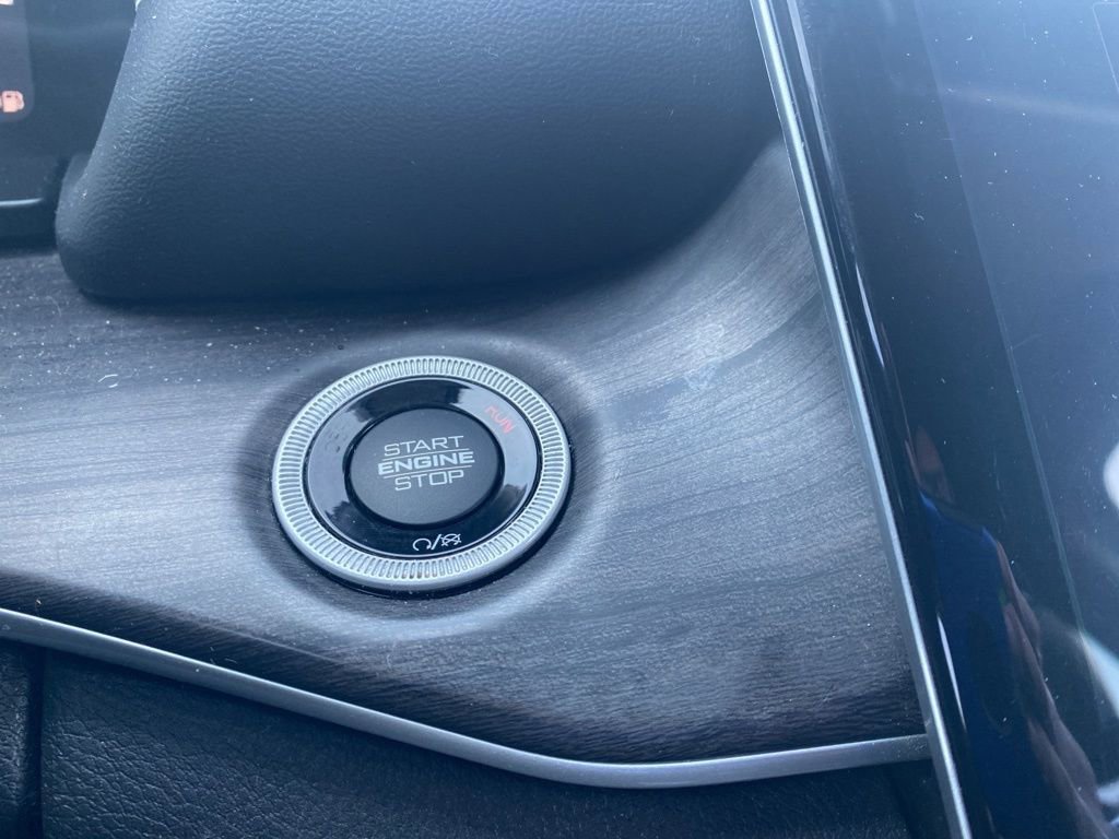 Certified 2023 Jeep Grand Cherokee L Limited w/ Luxury Tech Group II image 31