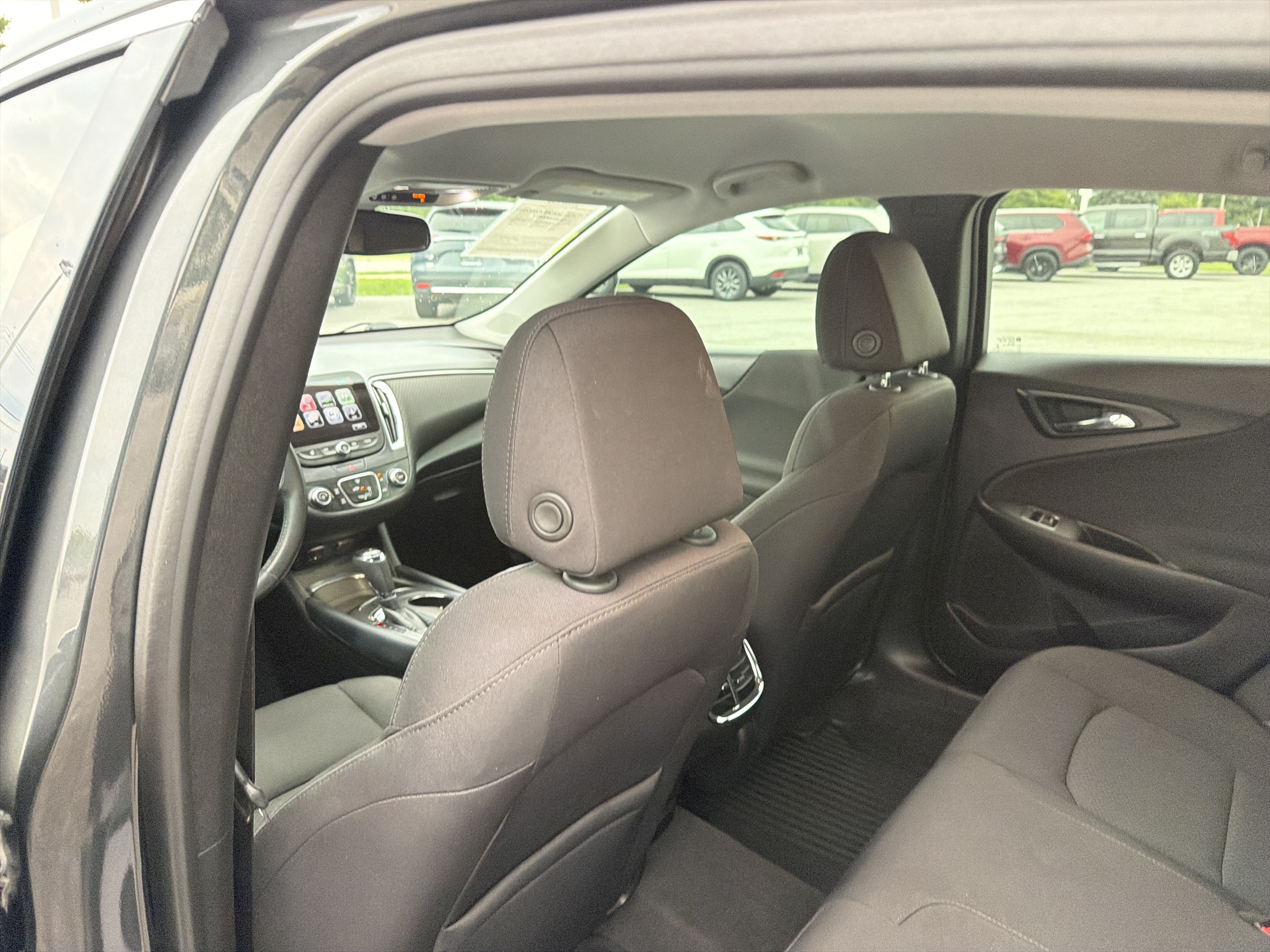 Used 2017 Chevrolet Malibu LT FWD image 44