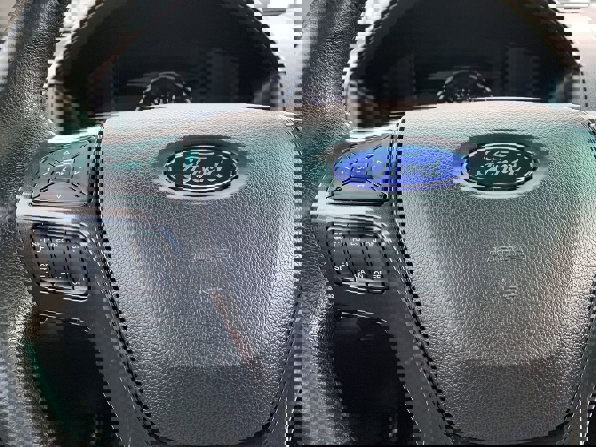 Used 2017 Ford Explorer XLT w/ Equipment Group 202A AWD/4WD image 19