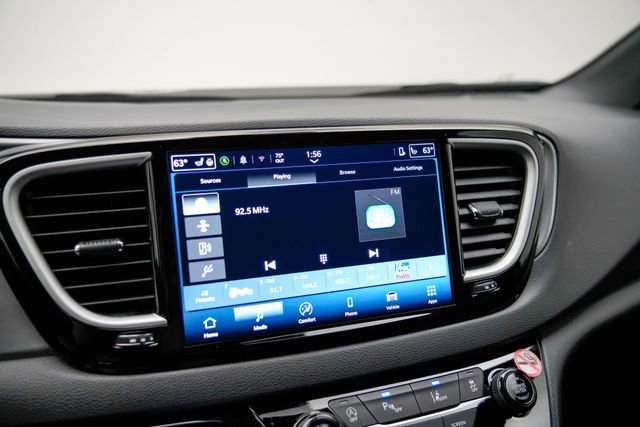 Used 2025 Chrysler Pacifica Select FWD image 20