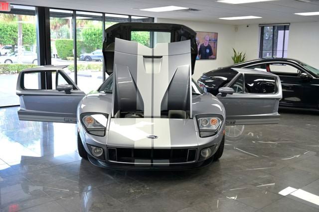Used 2006 Ford GT RWD image 29
