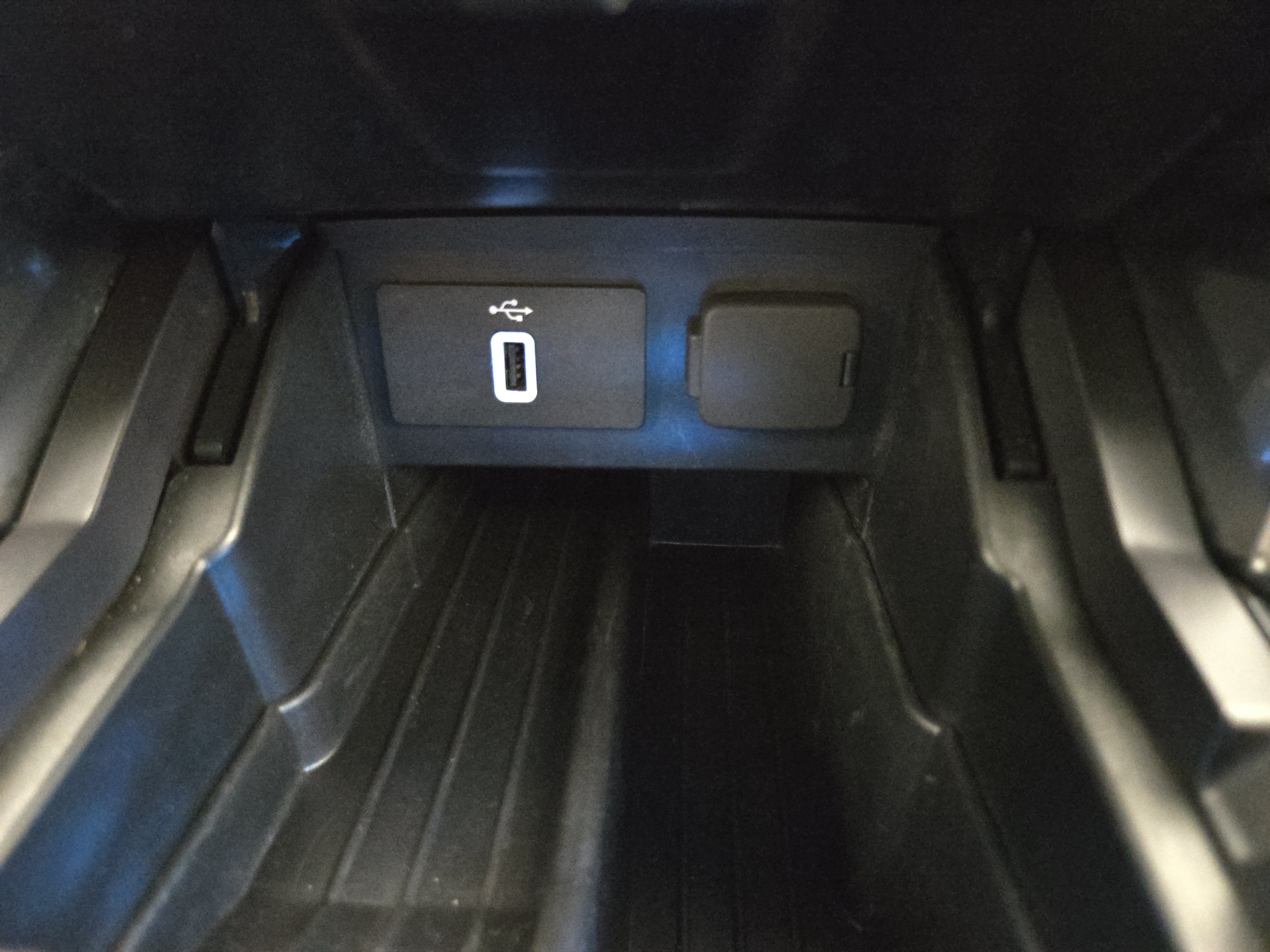 Used 2019 Ford Explorer Sport w/ Equipment Group 401A AWD/4WD image 29