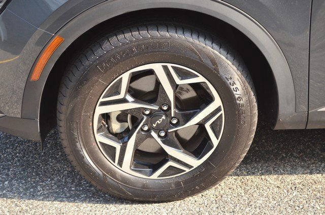 Used 2024 Kia Sportage LX image 13