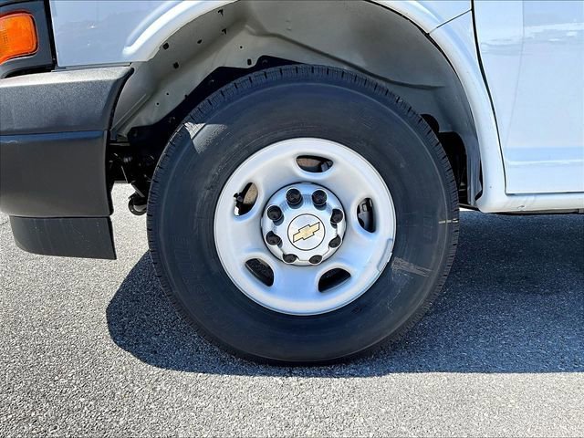 New 2026 Chevrolet Express 2500 RWD image 7