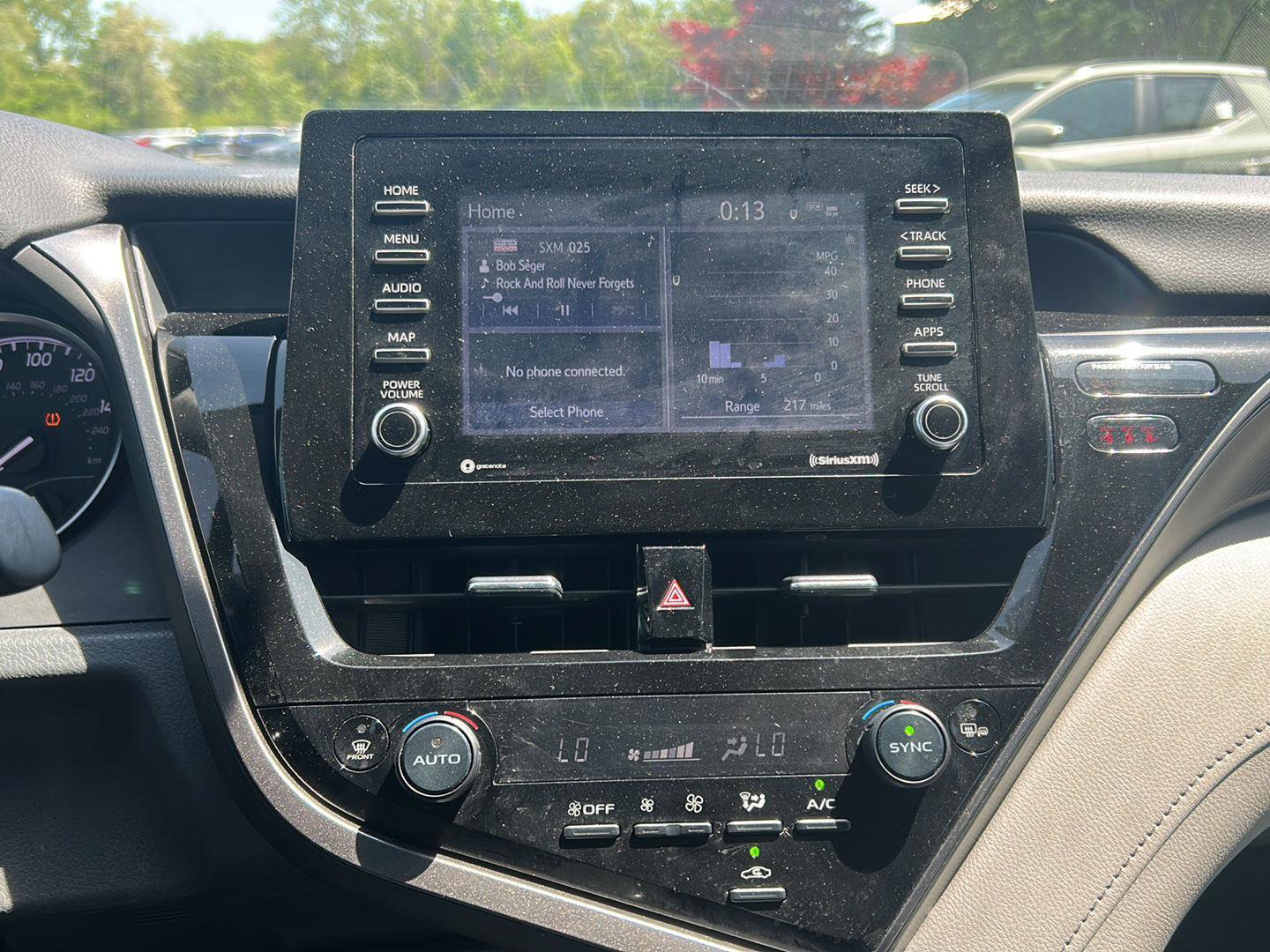 Used 2024 Toyota Camry SE FWD image 17