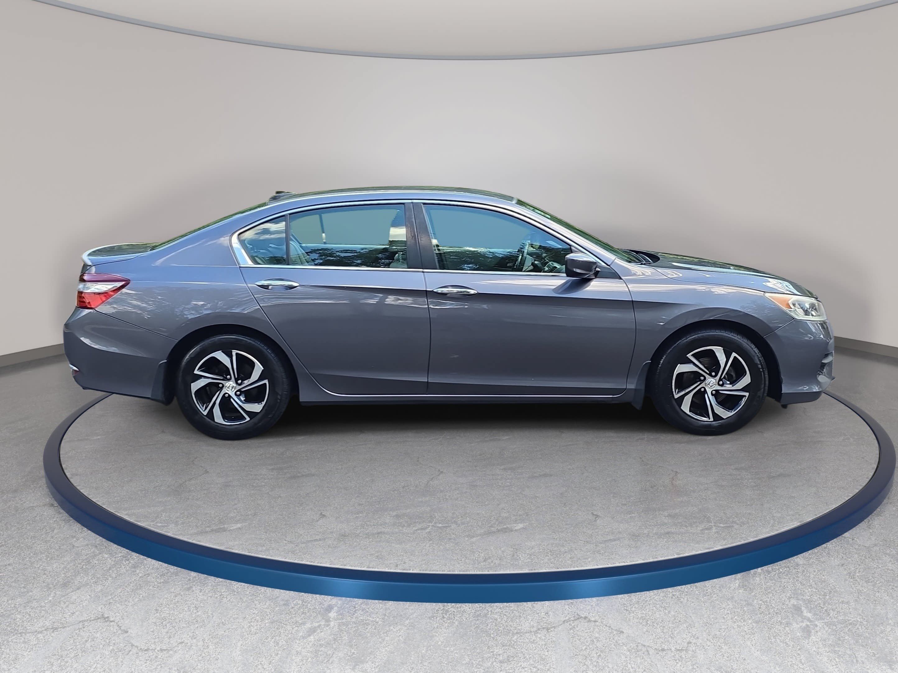 Used 2016 Honda Accord LX image 4