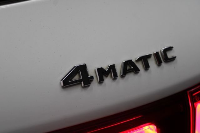 Used 2020 Mercedes-Benz GLB 250 4MATIC w/ Premium Package image 10